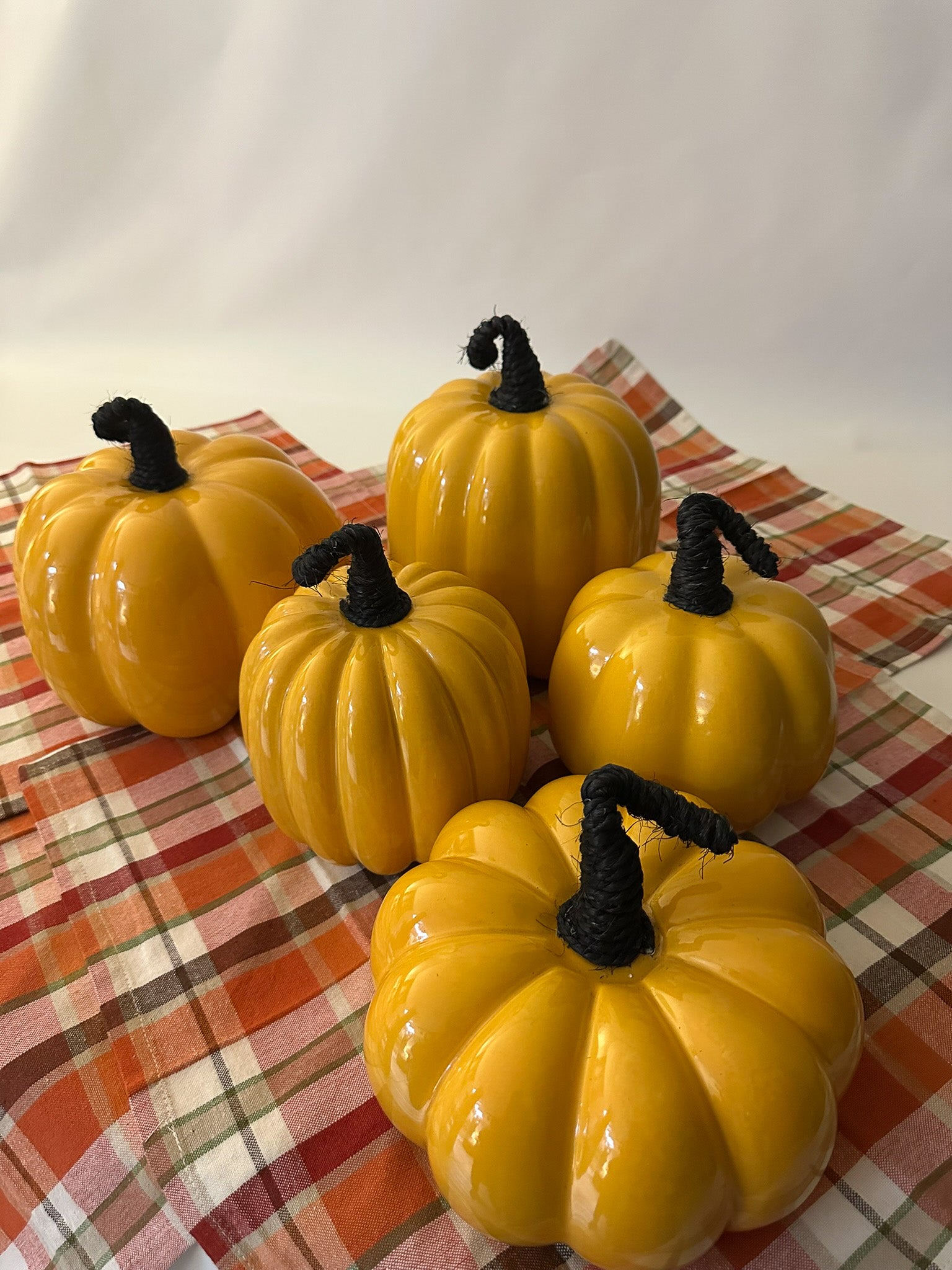 Calabaza esmaltada amarilla
