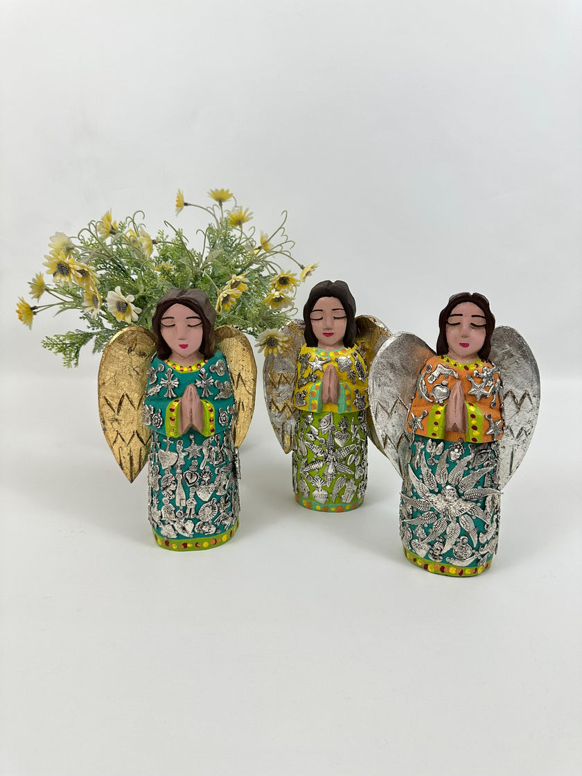 Angel de Madera con Milagros