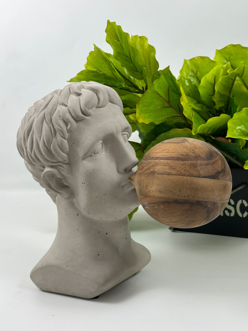 Busto con Pompa de Chicle